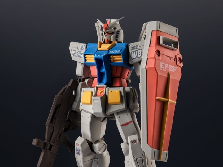 Bandai Mobile Suit Gundam Gundam Universe RX-78-2 Gundam Real Marking Plus Ver. Event Exclusive Action Figure - View 2