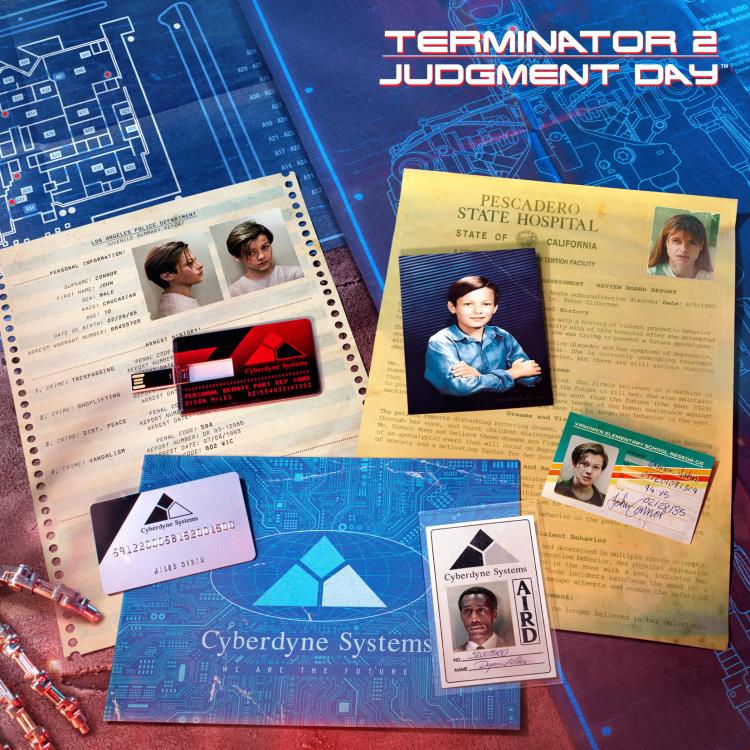Doctor Collector The Terminator: The Connor Files Collector's Box Set - View 4