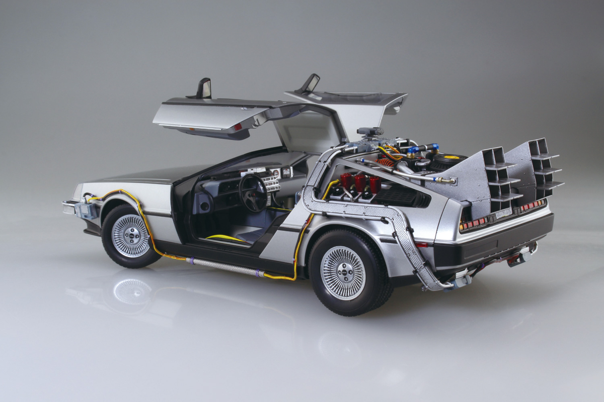 Aoshima Back to the Future Movie Mecha No.BT-05 Time Machine with Figure 1/24 Scale Plastic Model Kit - View 10