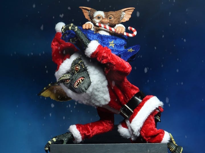 NECA Gremlins Santa Stripe and Gizmo Action Figure Two-Pack - View 2