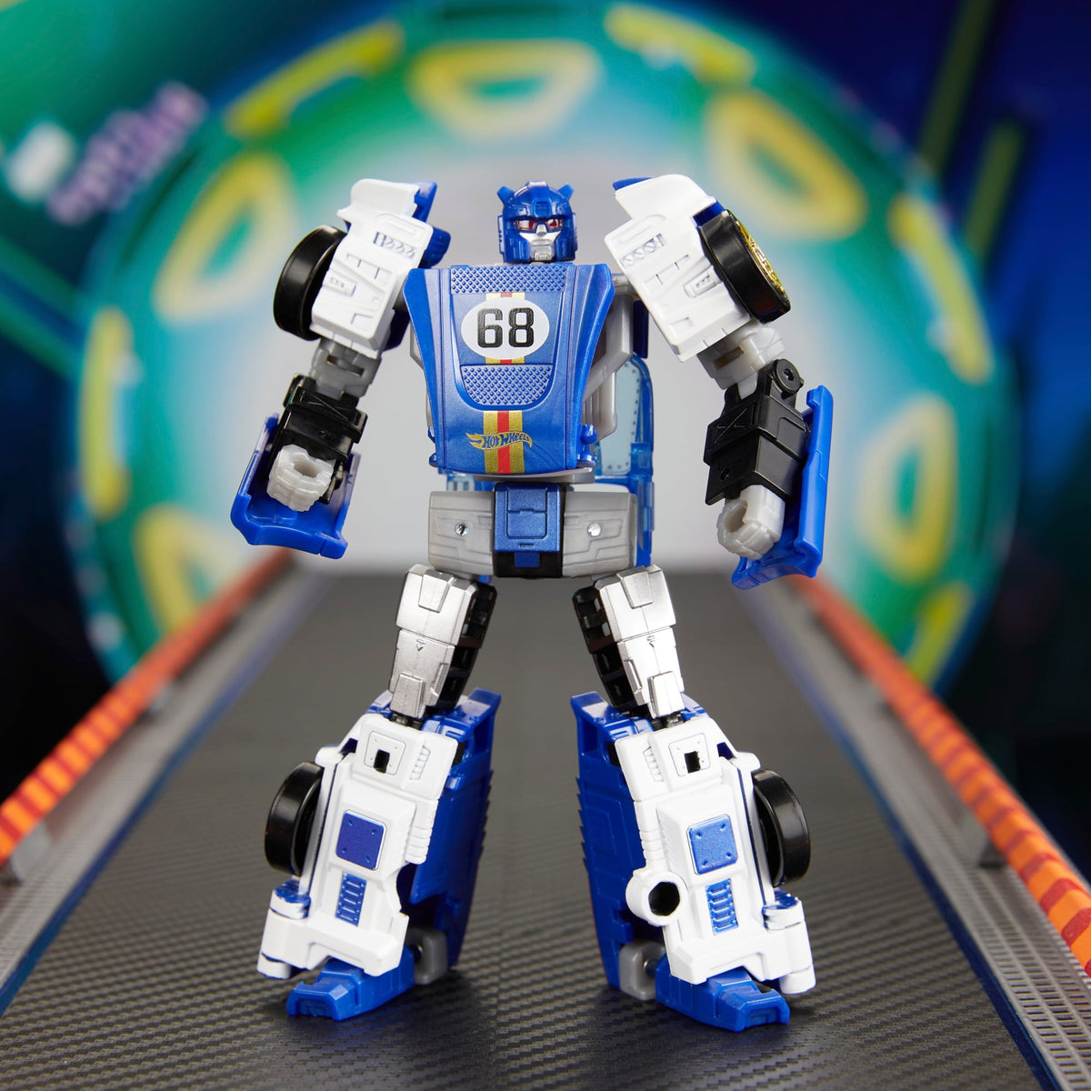 Hasbro Transformers Collaborative Hot Wheels x Transformers Deluxe Class El Segundo Coupe 5-Inch Figure - View 7