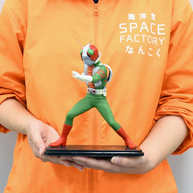 Kaiyodo Kamen Rider V3 Middle Size Series 1/8 Scale Model Kit (7.5-Inch) - View 8