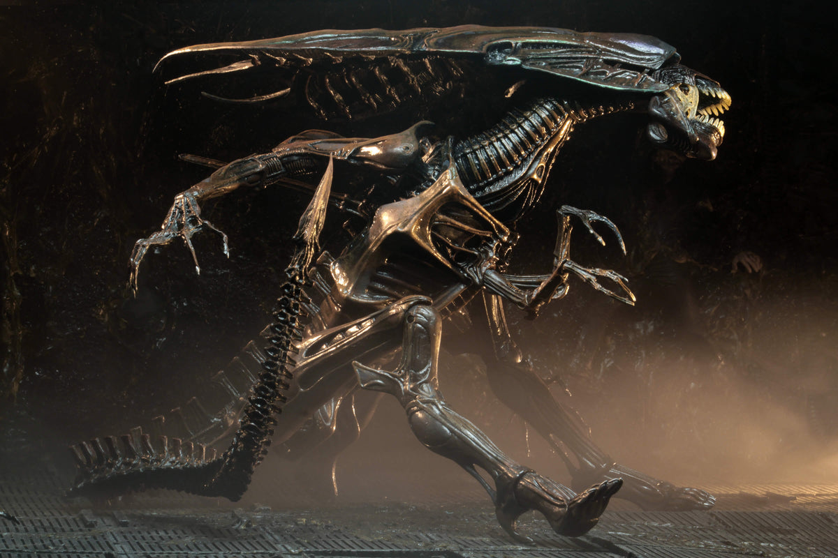 NECA Alien Resurrection Ultra Deluxe Alien Queen 30-Inch Figure with 30 Articulation Points - View 11