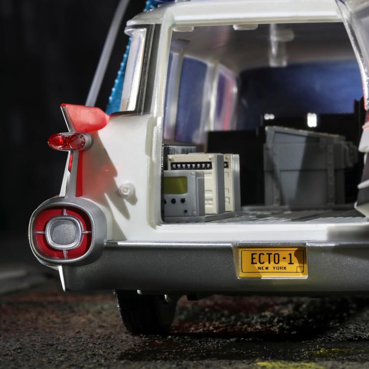 Hasbro Ghostbusters (1984) Plasma Series Ecto-1 Vehicle - View 7