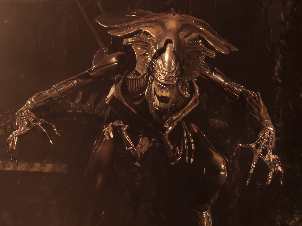 NECA Alien Resurrection Ultra Deluxe Alien Queen 30-Inch Figure with 30 Articulation Points - View 2