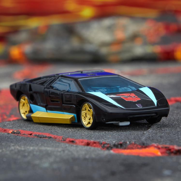 Hasbro Transformers: Legacy United Deluxe Class Armada Universe Wheeljack 5.5-Inch Action Figure - View 11