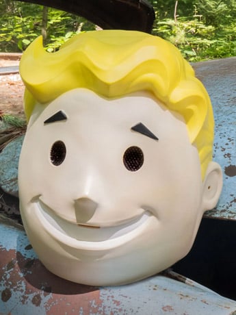 Trick or Treat Studios Fallout Vault Boy Vinyl Mask