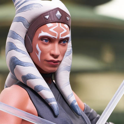 Gentle Giant Star Wars The Mandalorian Ahsoka Tano 1/6 Scale Limited Edition Bust - View 12