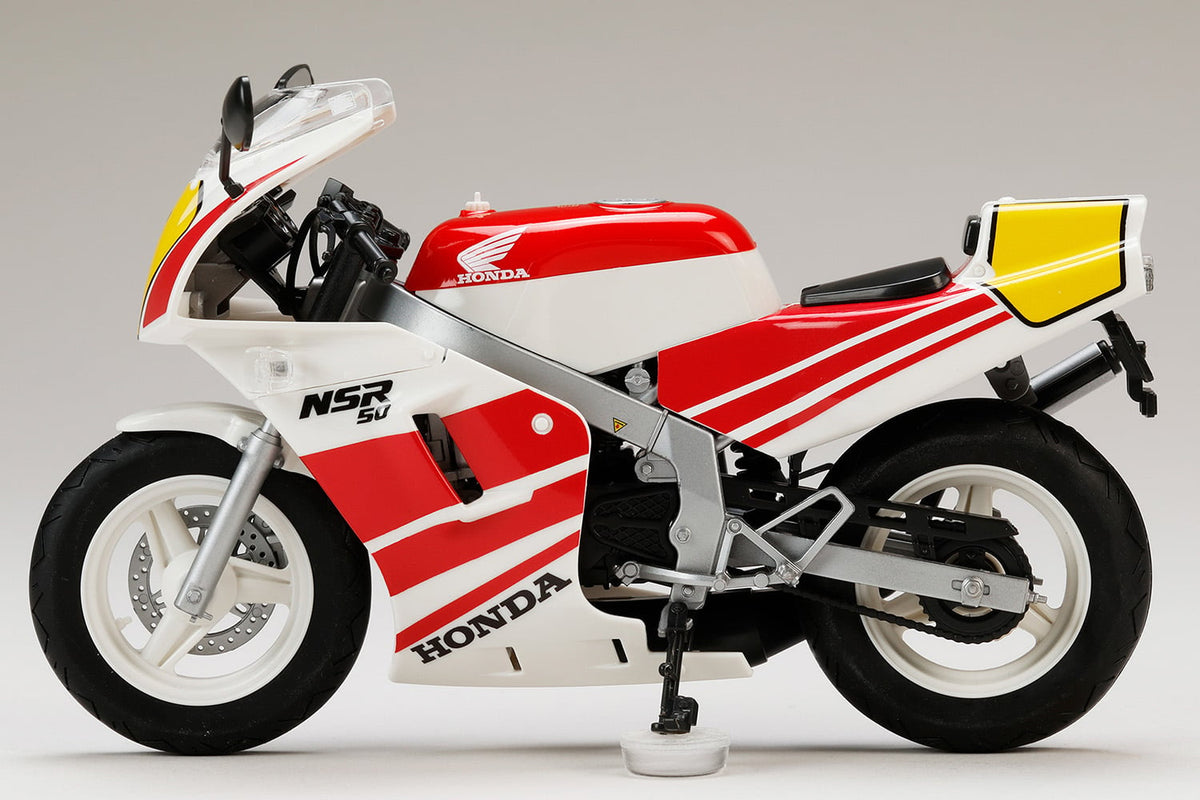 Hobby Japan Honda NSR50 '89 Ross White x Fighting Red 1/12 Scale Model Kit - View 6