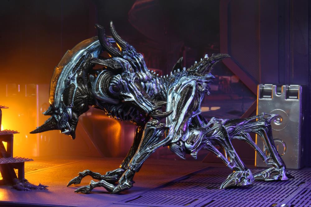 NECA Aliens Ultimate Rhino Alien Ver. 2 10-Inch Plastic Figure - View 6