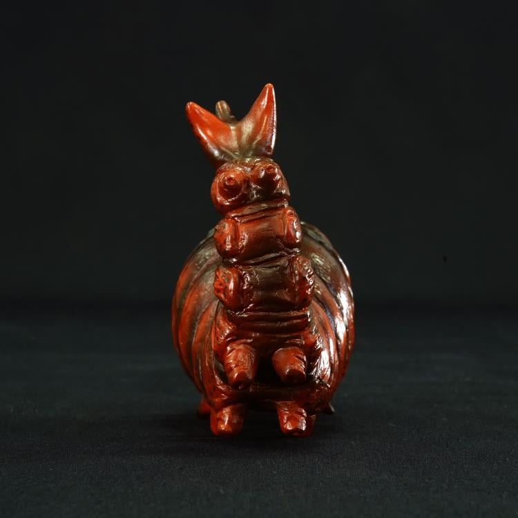 Kaiyodo Godzilla vs. Mothra MAME Mothra Larva Soft Vinyl Garage Kit Model Kit, 3-Inch - View 5