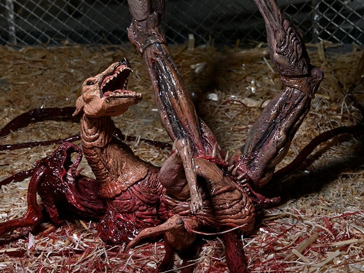 NECA The Thing Ultimate Dog Creature Set 7-Inch Figure - View 2
