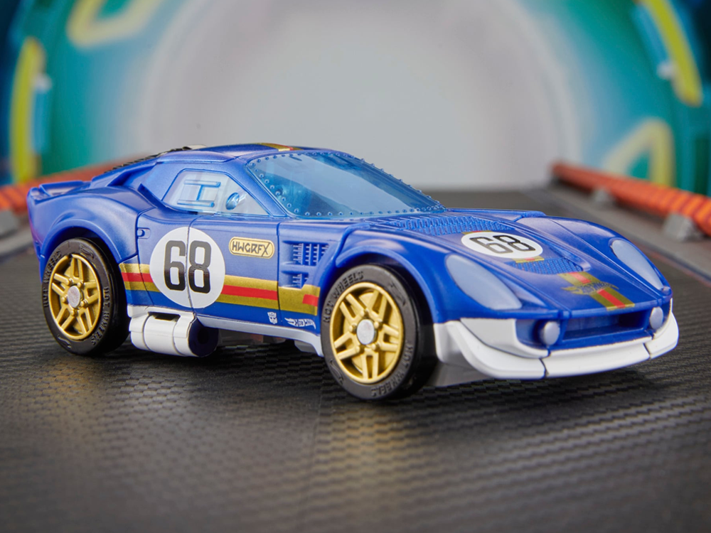 Hasbro Transformers Collaborative Hot Wheels x Transformers Deluxe Class El Segundo Coupe 5-Inch Figure - View 2