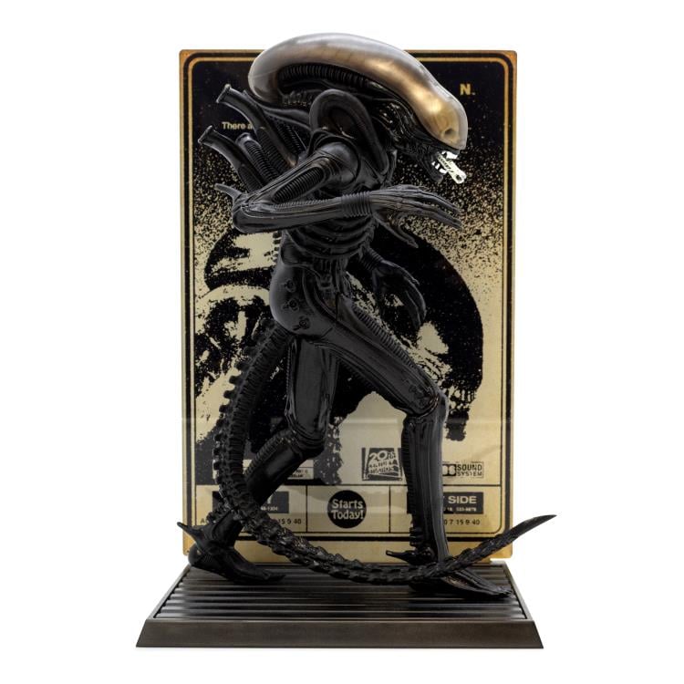 Culture Fly Alien Big Chap Xenomorph 9-Inch Deluxe Vinyl Statue - View 3