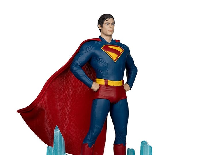 McFarlane Toys DC Multiverse Superman (2025) Superman 1/6 Scale 11-Inch Statue - View 2