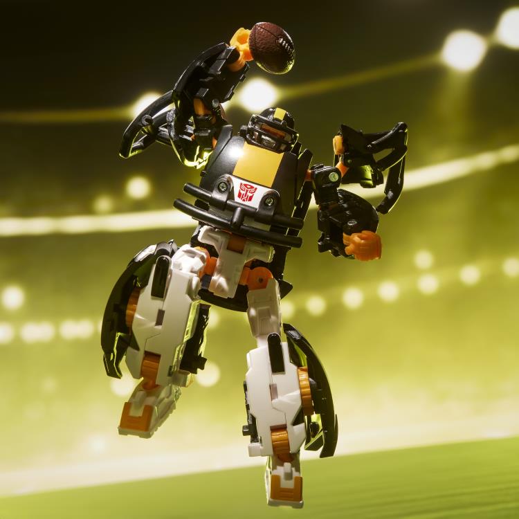 Hasbro Transformers Collaborative NFL x Transformers Pittsburgh Steelers Steelsmash 5.5-Inch Action Figure - View 5
