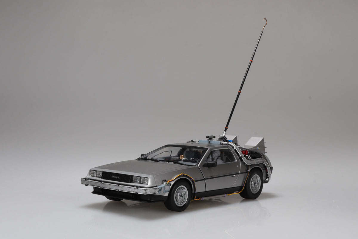Aoshima Back to the Future Movie Mecha No.BT-05 Time Machine with Figure 1/24 Scale Plastic Model Kit - View 3