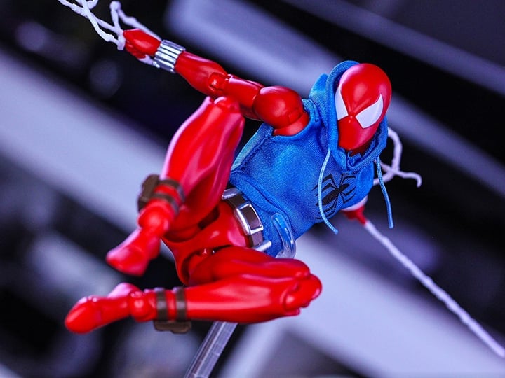 Medicom Toy MAFEX Marvel No.186 Scarlet Spider (Comic Ver.) 1/12 Scale Action Figure - View 2