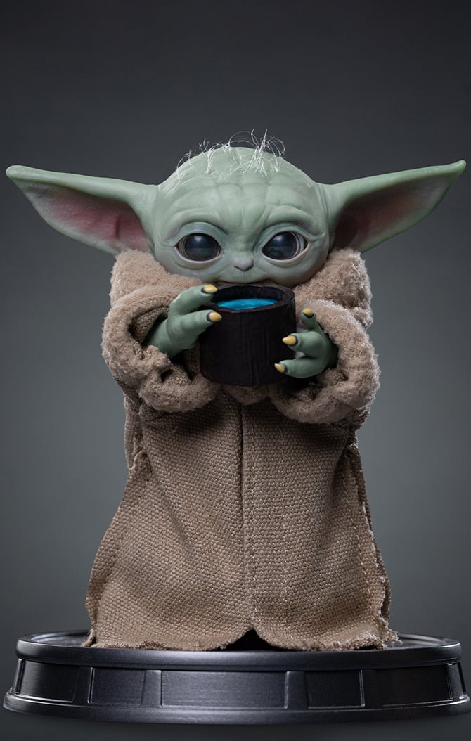 Iron Studios Star Wars: The Mandalorian and Grogu Legacy Replica Grogu Always Hungry 1/4 Scale Polystone Statue - View 4