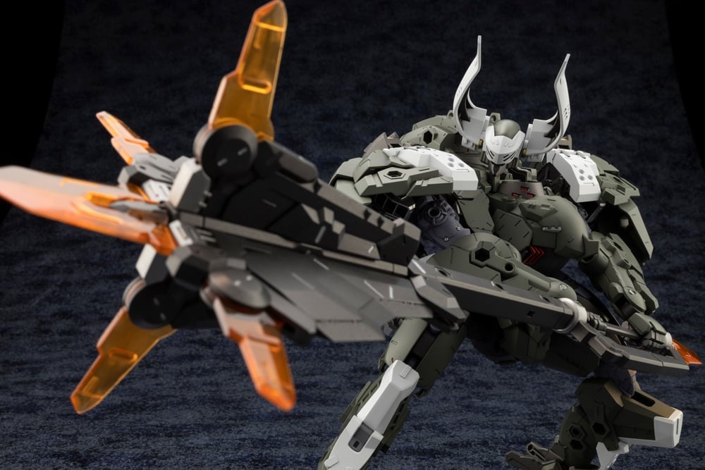 Kotobukiya Hexa Gear Bulkarm Wolfzerker 1/24 Scale Model Kit, 8.5-Inch - View 15