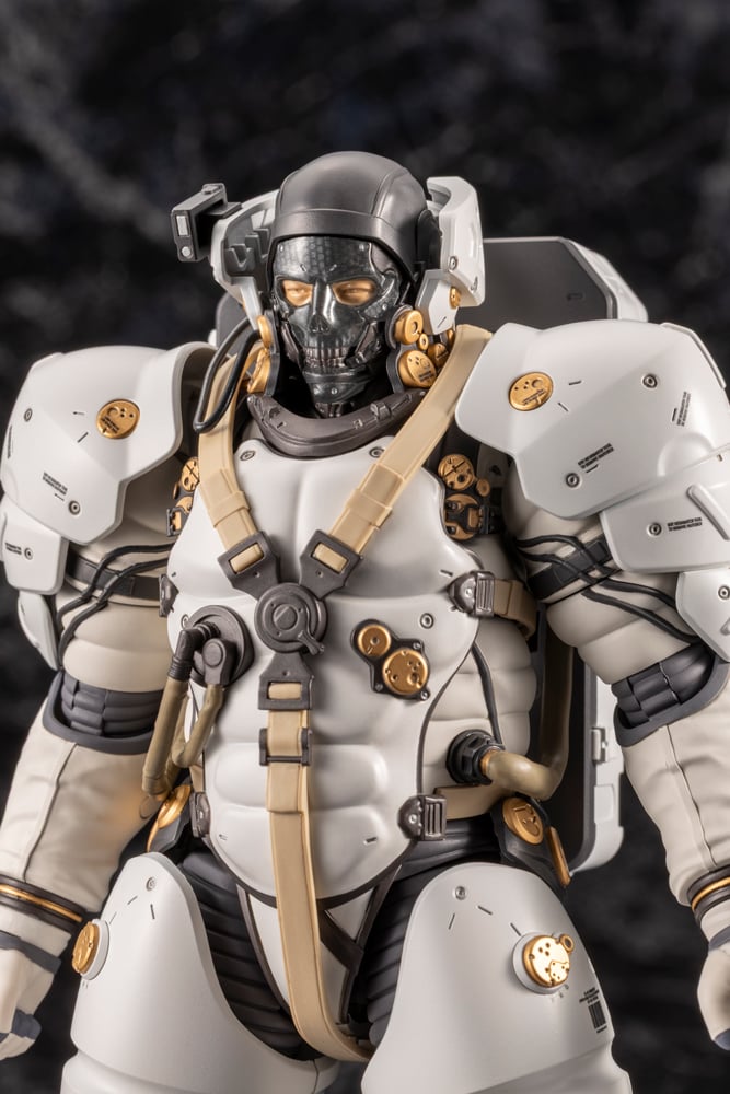 Kotobukiya Kojima Productions Ludens (10th Anniversary) 7.5-Inch Model Kit - View 15