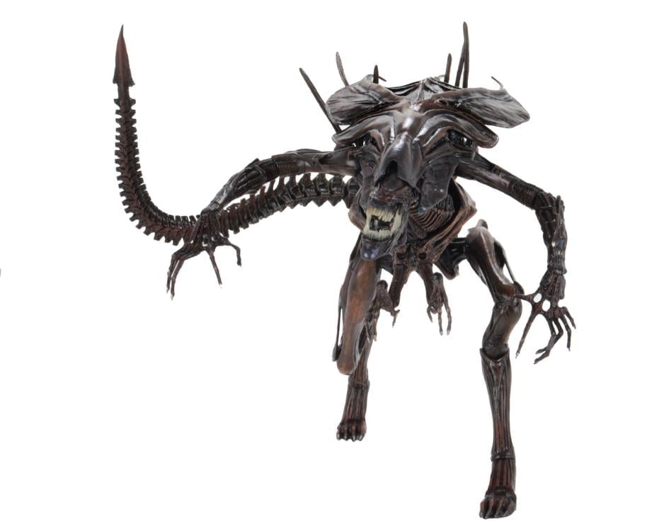 NECA Alien Resurrection Ultra Deluxe Alien Queen 30-Inch Figure with 30 Articulation Points - View 12