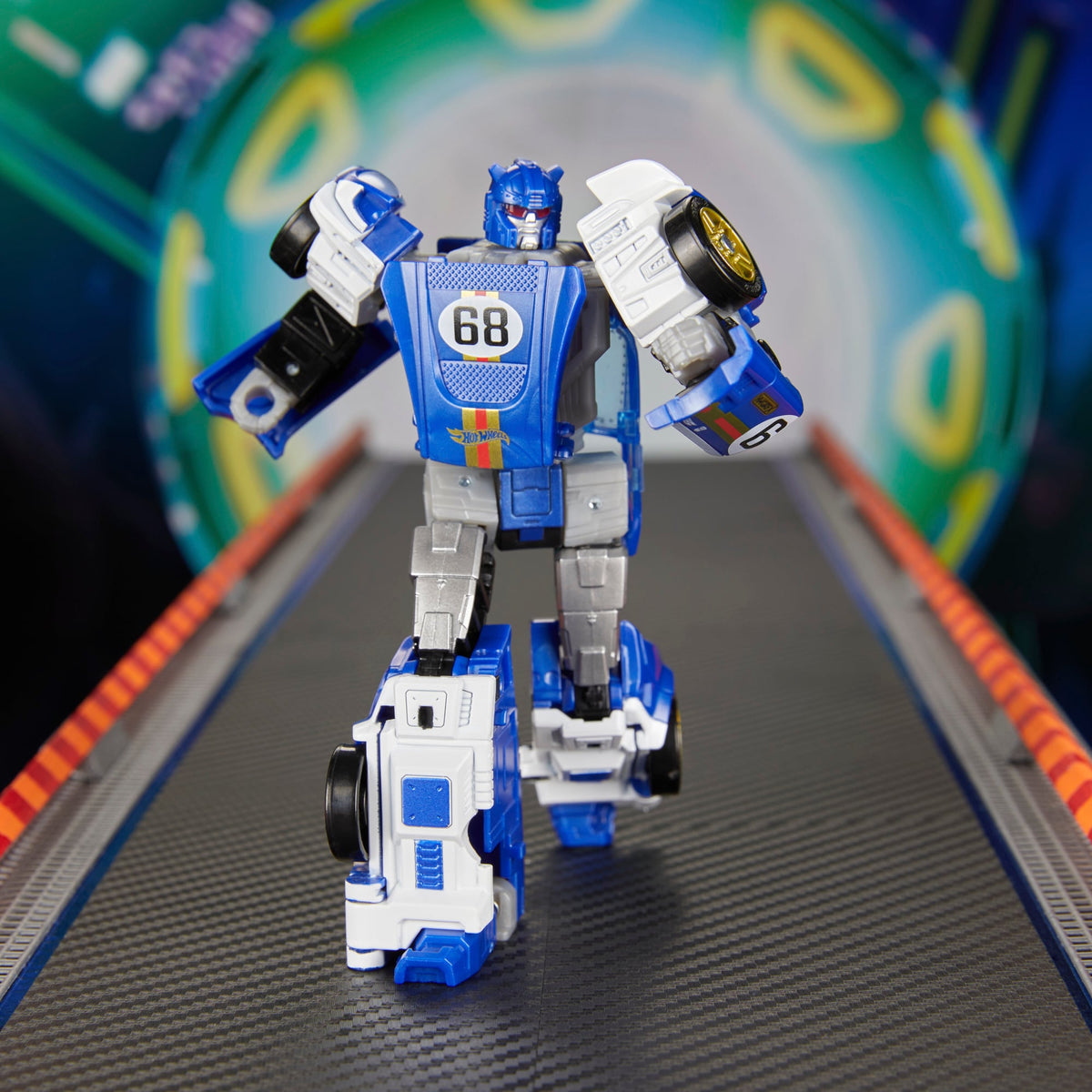 Hasbro Transformers Collaborative Hot Wheels x Transformers Deluxe Class El Segundo Coupe 5-Inch Figure - View 8