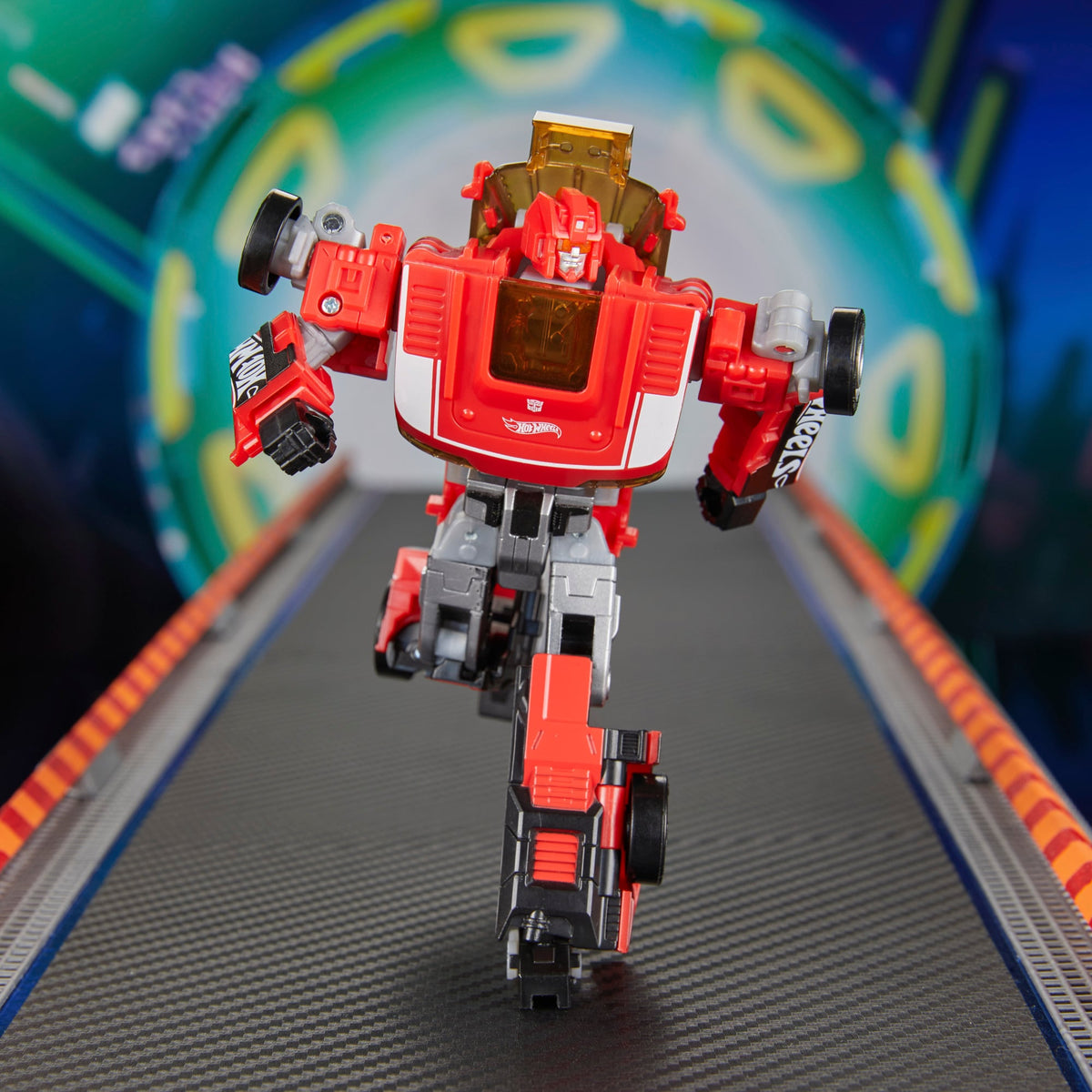 Hasbro Transformers Collaborative Hot Wheels x Transformers Deluxe Class GT-Scorcher 5-Inch Figure - View 8