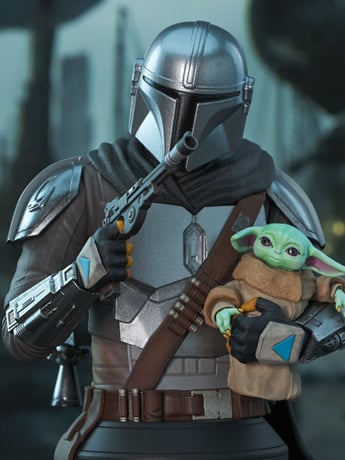 Diamond Select Toys Star Wars The Mandalorian and Grogu 1/6 Scale Limited Edition Bust