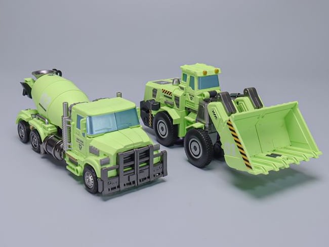 Mecha Invasion Giant Legion GLA-01 and GLA-02 PVC Figure Set - View 3