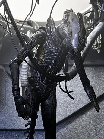 NECA Alien Romulus Suspended Lab Xenomorph XX121 Deluxe Plastic Action Figure