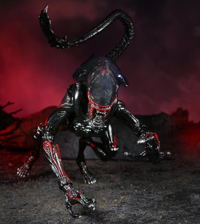 NECA Aliens Kenner Tribute Night Cougar Alien 7-Inch Action Figure - View 5