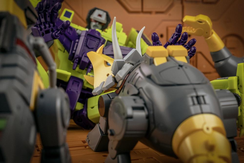 Newage H63 Gorgo 5-Inch Plastic Collectible Figure (Reissue) - View 15