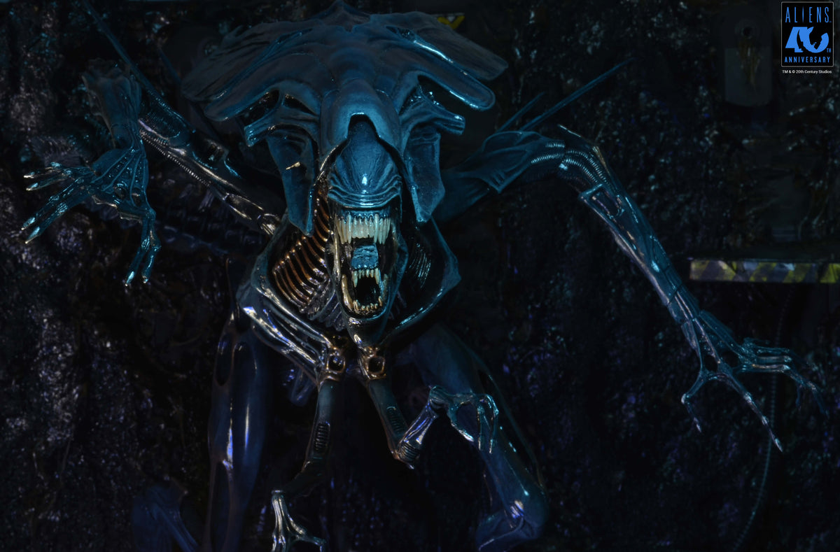 NECA Aliens 40th Anniversary Alien Queen Deluxe Action Figure with 30 Points of Articulation - View 5