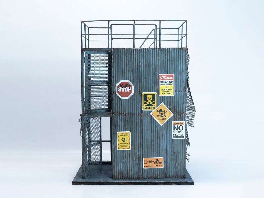 MMMToys The End Observation Station 1/12 Scale Diorama Statue - View 2