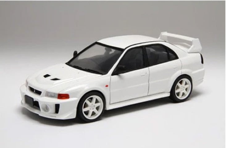 Fujimi Initial D Lancer Evolution V 1/24 Scale Model Kit - View 3