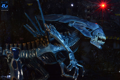 NECA Aliens 40th Anniversary Alien Queen Deluxe Action Figure with 30 Points of Articulation - View 7