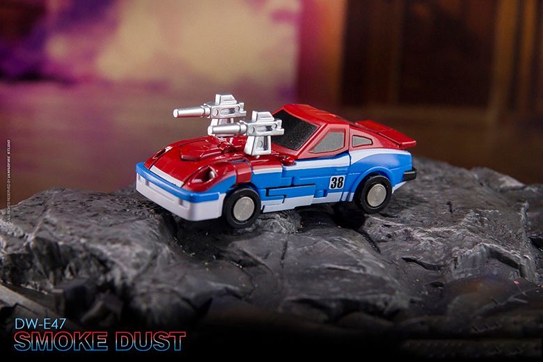 Dr. Wu DW-E47 Smoke Dust and DW-E48 Beetle Horn Plastic Figure Set - View 6