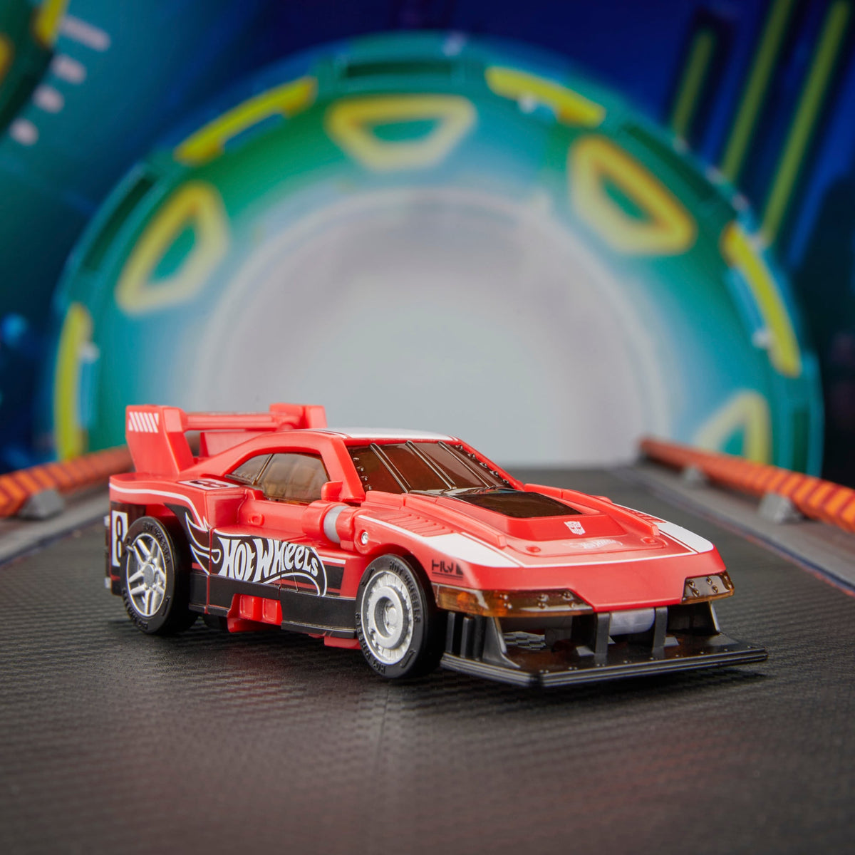 Hasbro Transformers Collaborative Hot Wheels x Transformers Deluxe Class GT-Scorcher 5-Inch Figure - View 3