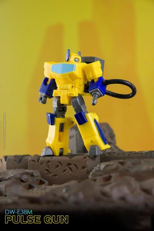 Dr. Wu DW-E37M Leap and DW-E38M Pulse Gun Plastic Figure Set - View 11