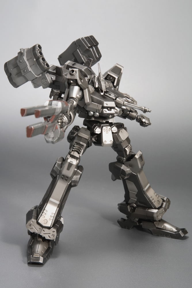 Kotobukiya Armored Core: Last Raven Variable Infinity Crest CR-C90U3 1/72 Scale Model Kit - View 4