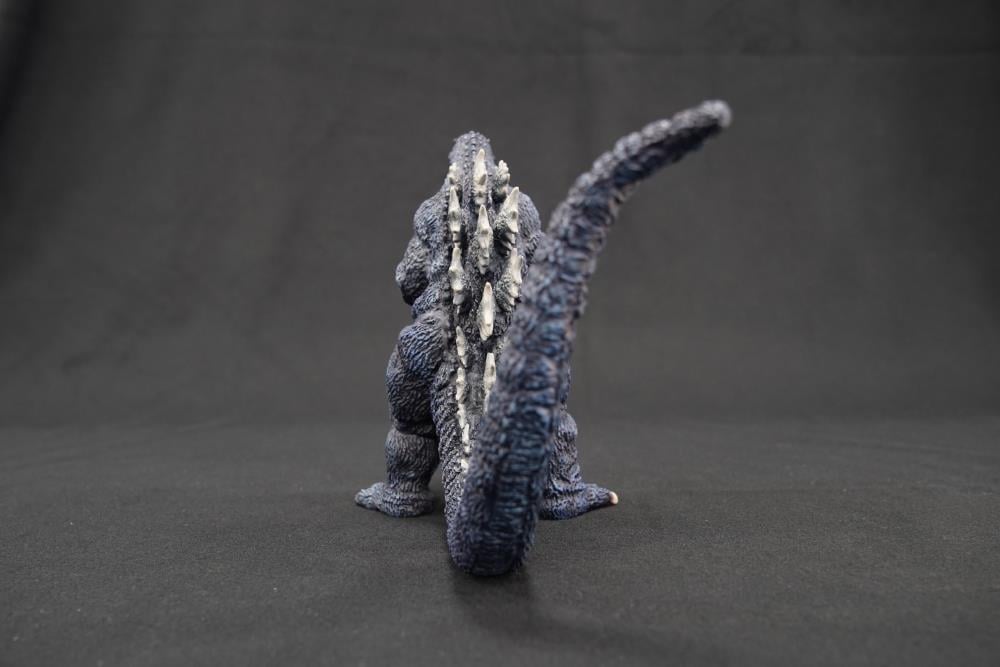 Kaiyodo Godzilla vs. Mechagodzilla II Middle Size Series Godzilla 1/400 Scale Model Kit - View 7