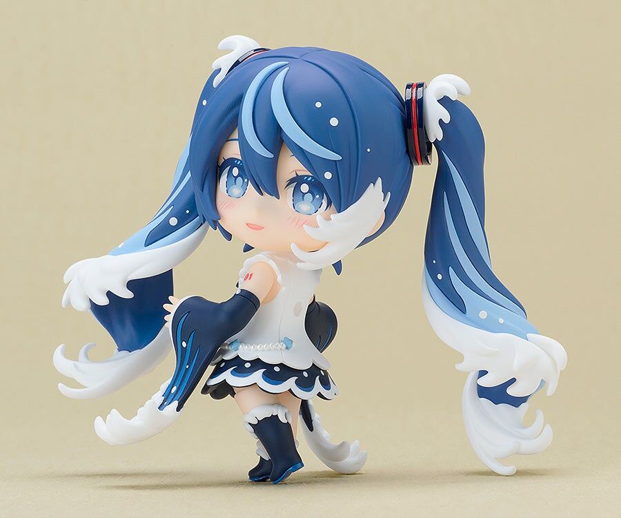 Good Smile Vocaloid Nendoroid No.3145 Hatsune Miku (Katsushika Hokusai Collaboration Ver.) (Rella) Figure - View 7