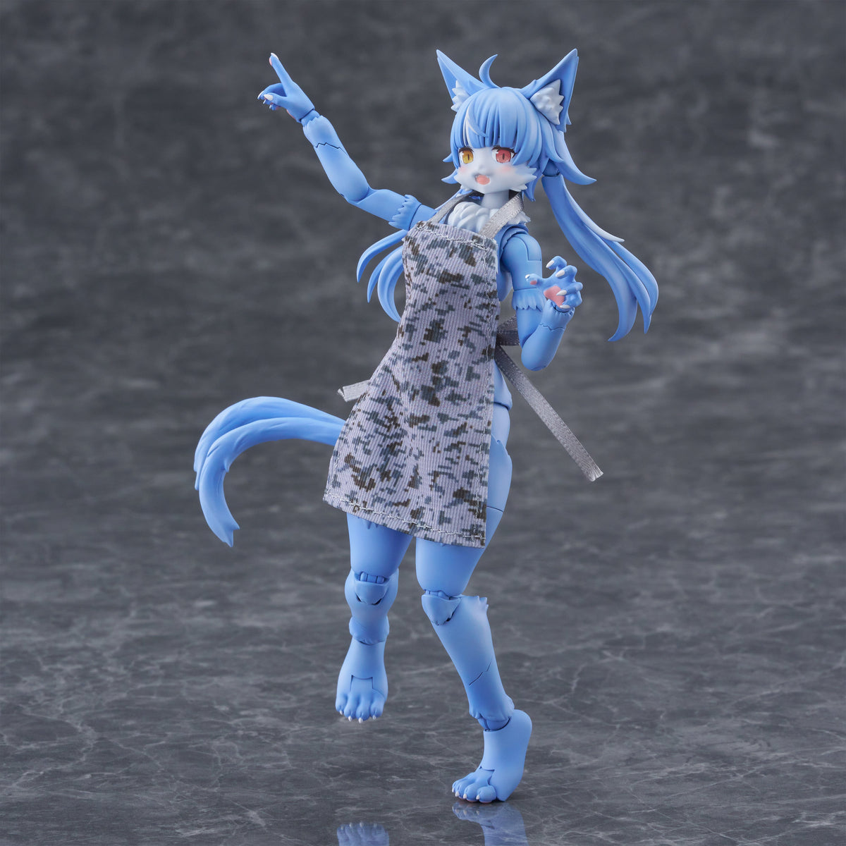 Aoshima KemoPla Omaneko Model Kit in ABS and PVC (5.8-Inch) - View 4