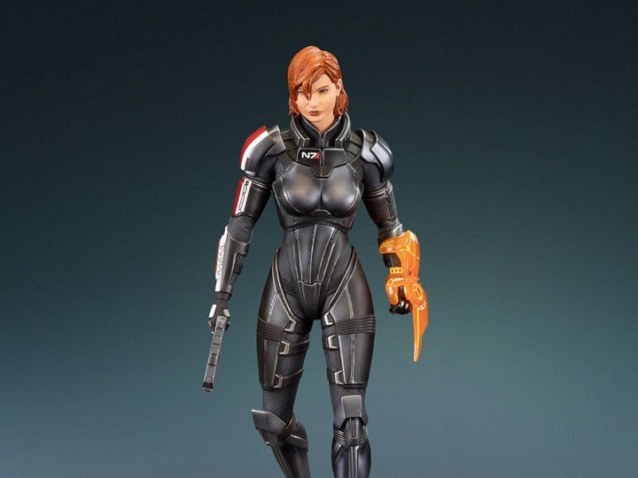 Dark Horse Mass Effect Commander Jane Shepard 9-Inch PVC Figure - View 2