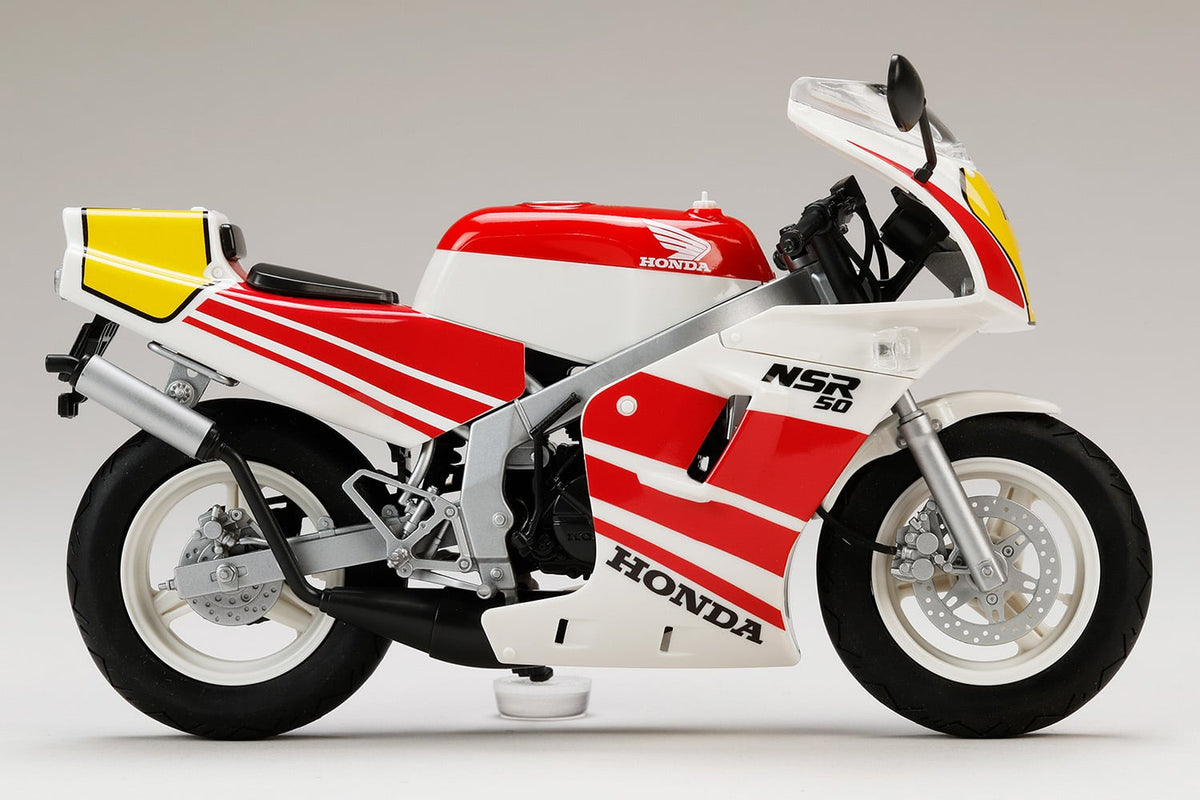 Hobby Japan Honda NSR50 '89 Ross White x Fighting Red 1/12 Scale Model Kit - View 5