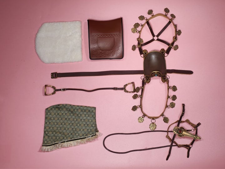 DING TOYS MR.Z Water Margin The Emerald Serpent Hu Sanniang Classic Harness Configuration 1/6 Scale Accessory Set - View 2