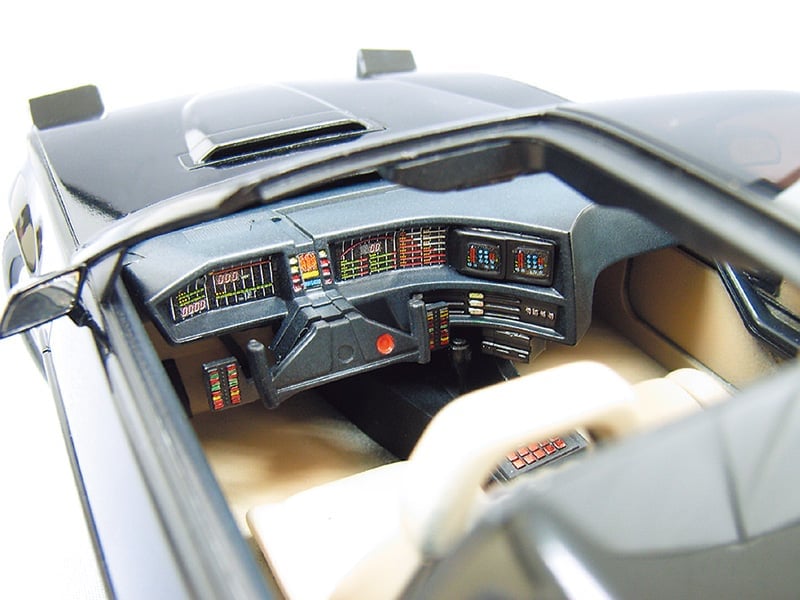 Aoshima Knight Rider K.I.T.T. (Season 1) 1/24 Scale Model Kit - View 4