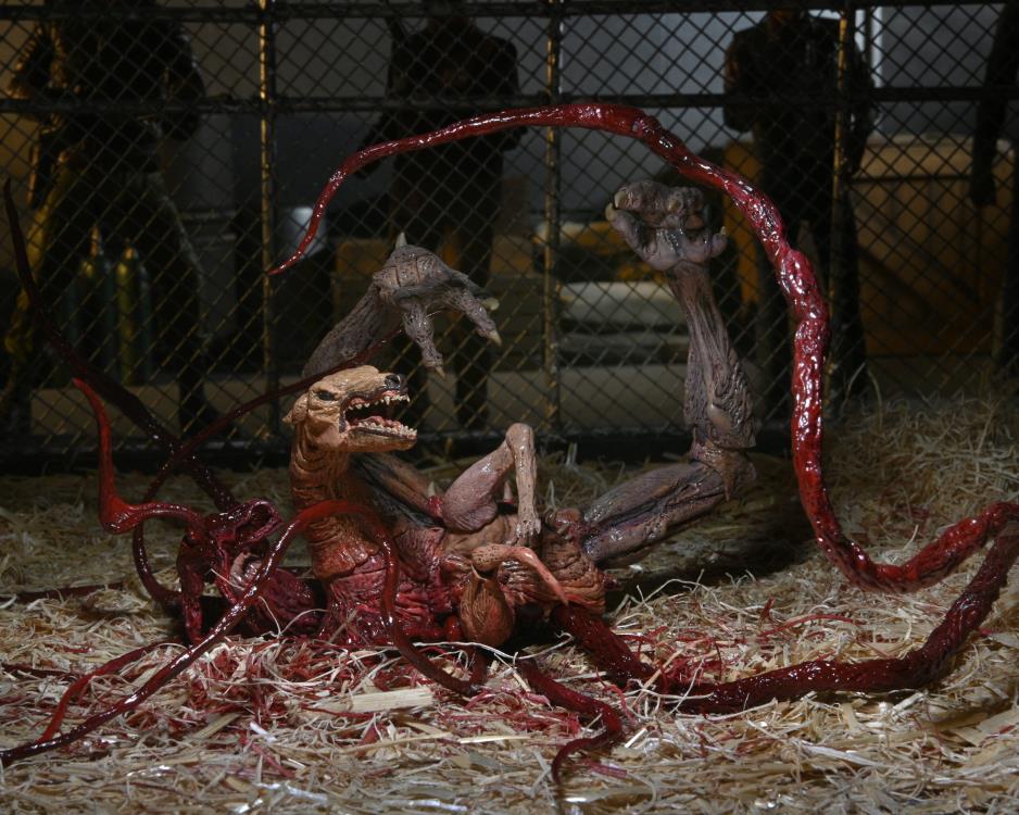 NECA The Thing Ultimate Dog Creature Set 7-Inch Figure - View 21