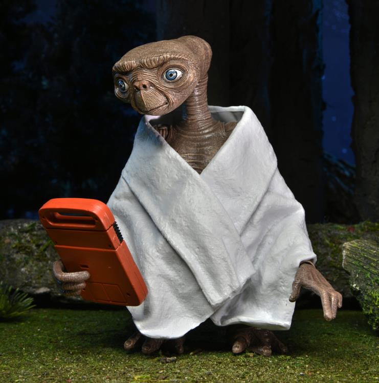 NECA E.T. the Extra-Terrestrial 40th Anniversary Ultimate E.T. Action Figure - View 13